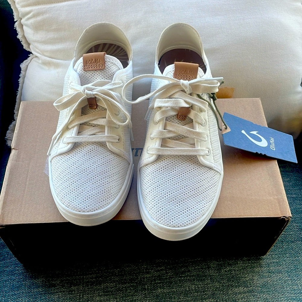 Size 8. NIB. Pehuea Li Olukai Shoes